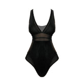 Traje de baño de una pieza de malla con estampado de serpiente y cuello en V